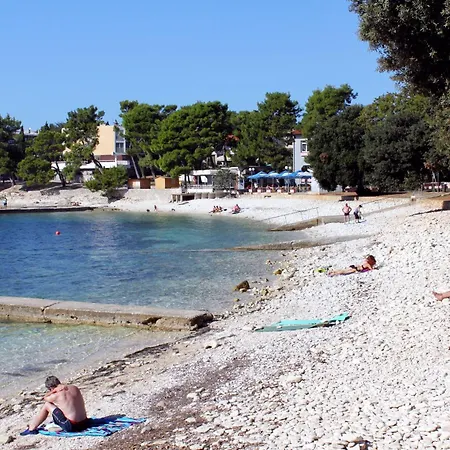 With Parking Space Banjole, - 7036 *