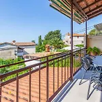 Appartamento With Parking Space Banjole - - 7036 Pola
