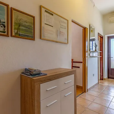 With Parking Space Banjole, - 7036 아파트 *