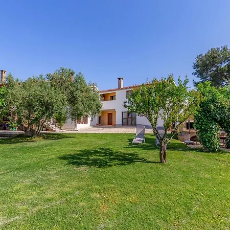 아파트 With Parking Space Banjole, - 7036