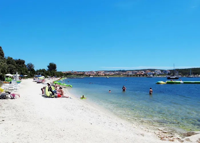 아파트 With Parking Space Banjole, - 7036 *