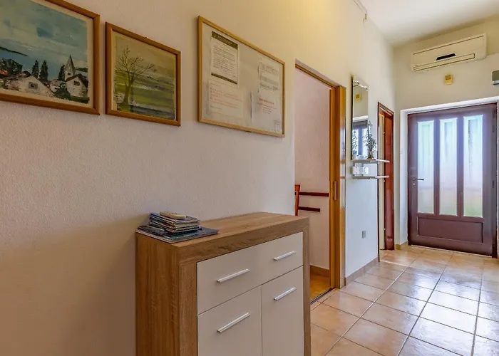 With Parking Space Banjole, - 7036 아파트 *