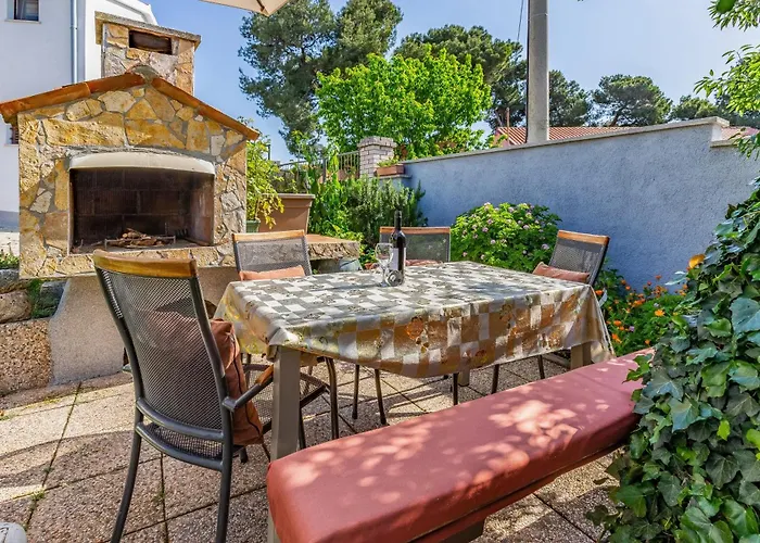 With Parking Space Banjole, - 7036 *