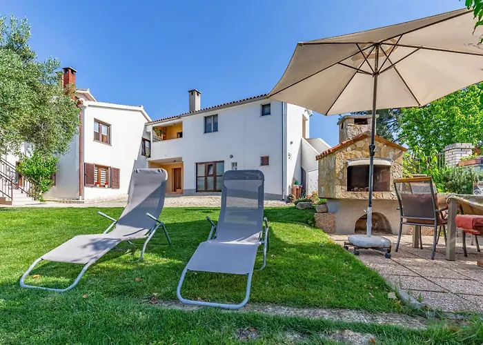 With Parking Space Banjole, - 7036 풀라