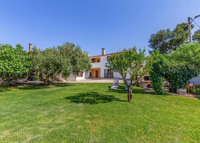 아파트 With Parking Space Banjole, - 7036