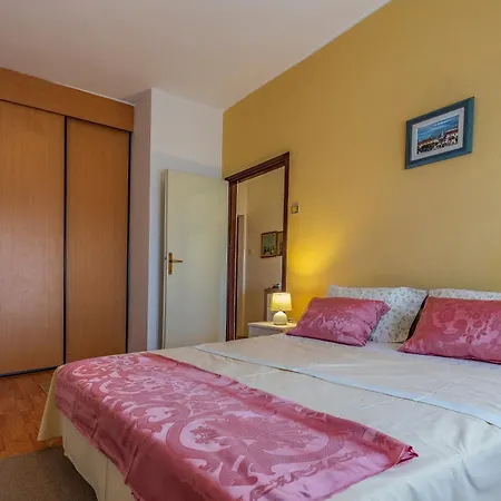 Apartments With A Parking Space Banjole, Pula - 7036 Apartman